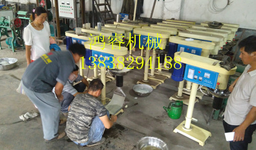 公司为新乡购买自动面皮机的客户试机并培训技术