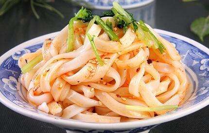 全自动凉皮机输送带设置在上模辊与下托辊之间